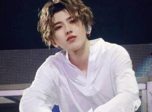 蔡徐坤吃酸瓜视频,表情包横空出世