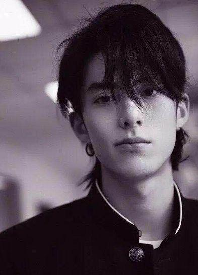 王鹤棣强迫吃瓜视频大全,揭秘强迫吃瓜视频背后的故事