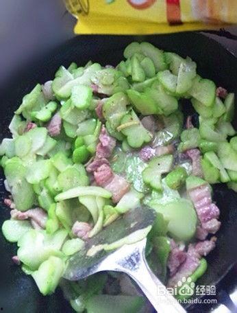 佛手瓜能炒肉吃么视频讲解,家常美味新尝试